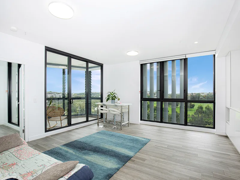 Discovery Point luxury and sweeping parkland views