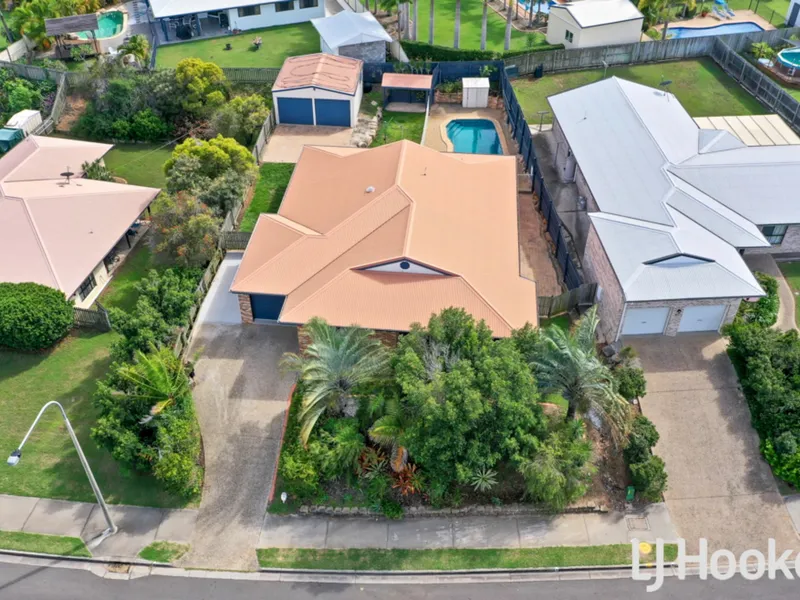 Large Family Home – Pool, Double Bay shed In A Great Location
