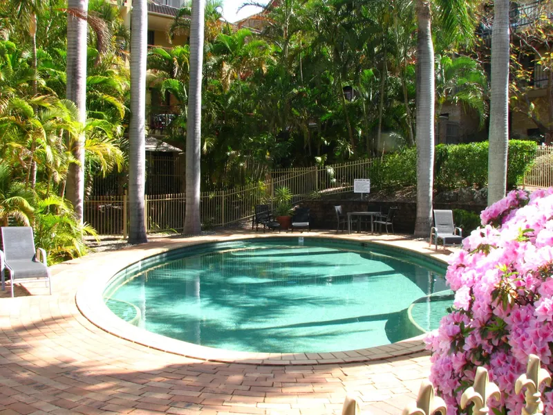 Large Comfortable Two Bed, Two Bath, LUG in City Oasis