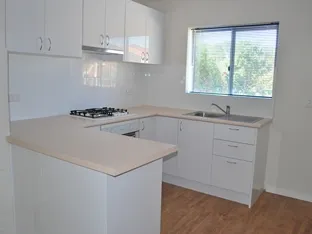 2 BEDROOM, WELL MAINTAINED APARTMENT AND COMPLEX, GREAT LOCATION