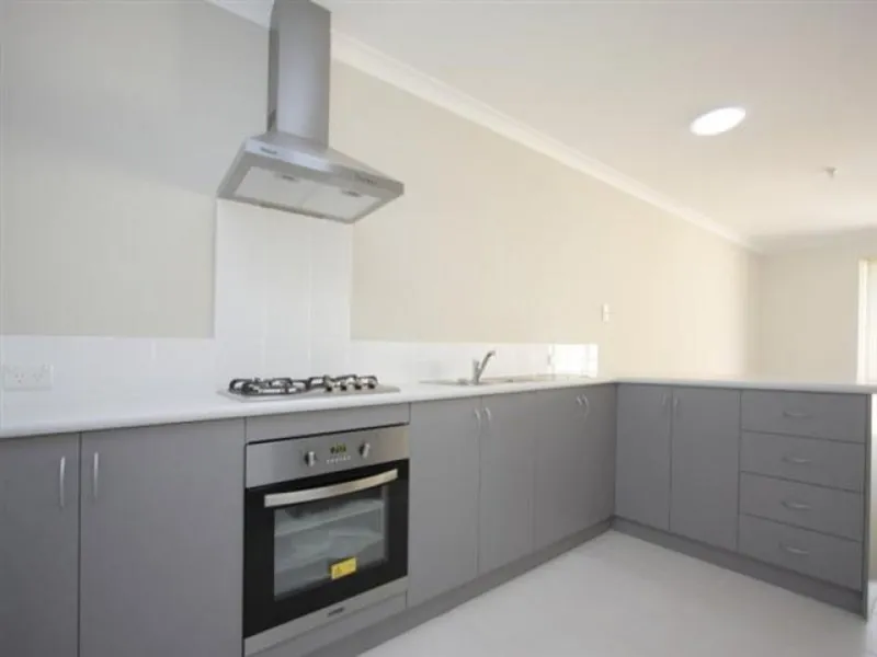 LOW MAINTENACE & CLOSE TO AMENITIES