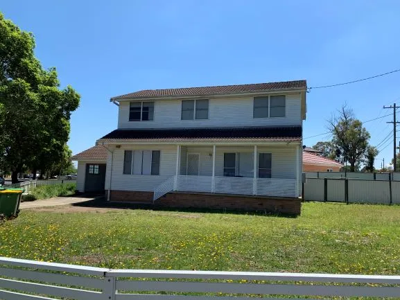 4/5 Bedroom House at PRIME LOCATION in East Hills