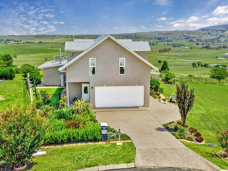 Stunning Country Residence with Heavenly Views