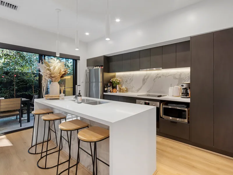 MODERN LUXURY VILLA - SURE TO IMPRESS!