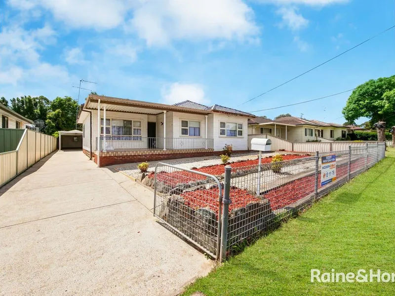 BEAUTIFUL FAMILY HOME!!!