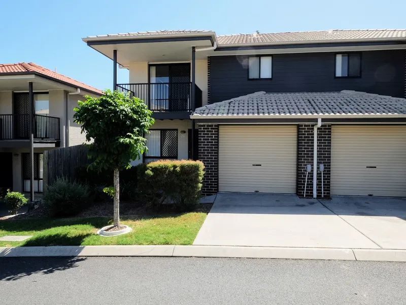 IMMACULATE AIR-CONDITIONED 3 BEDROOM TOWNHOUSE IN POPULAR, CENTRALLY LOCATED COMPLEX