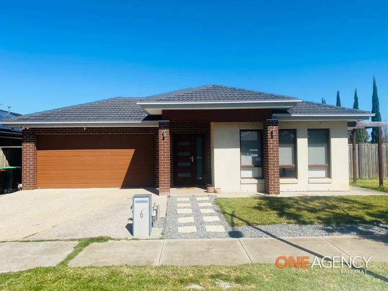 FOUR BEDROOM FAMILY HOME IN WOODLEA ESTATE!!