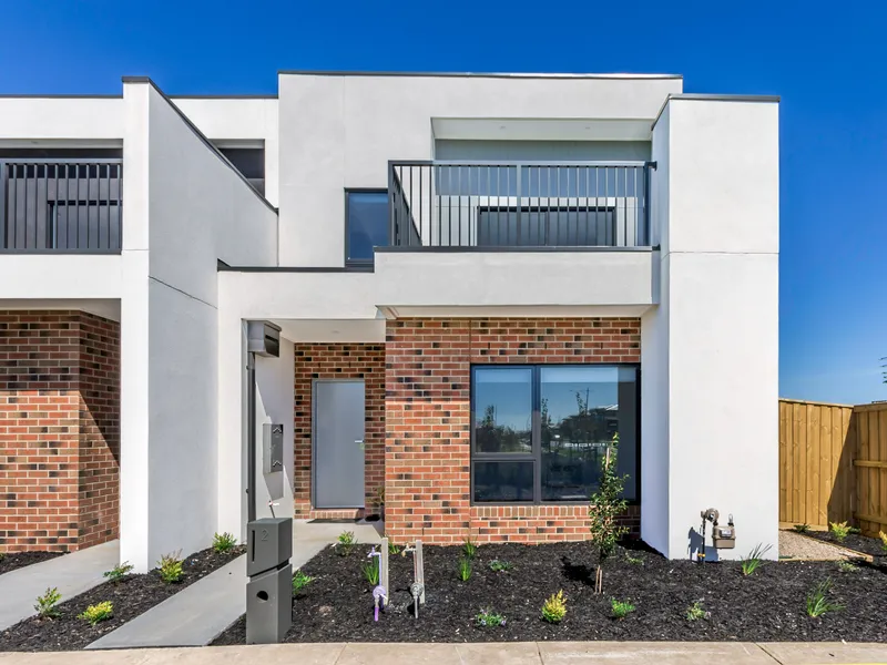 Stunning 2-Storey Townhouse located in the Premium Estate of Alamora!