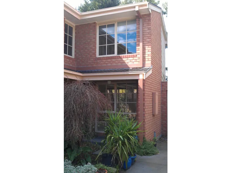 Lovely Murrumbeena Townhouse