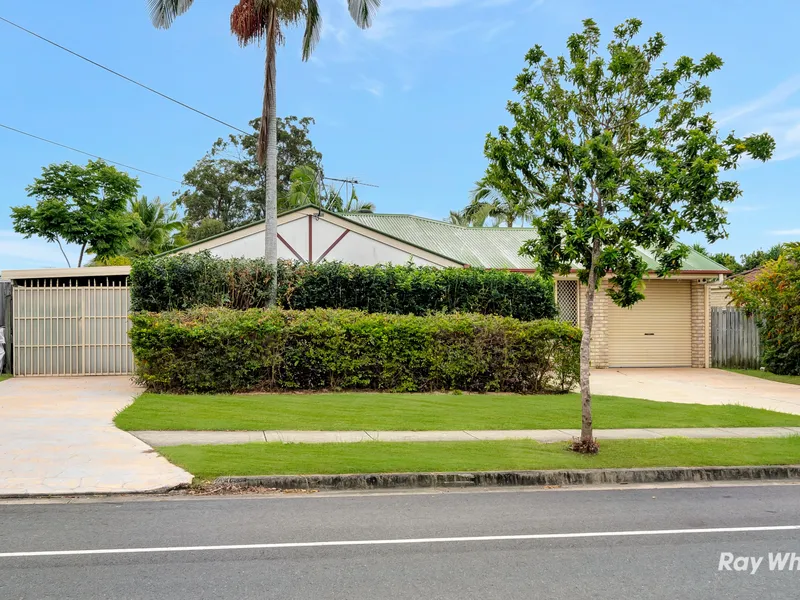 RENOVATED, DOUBLE DRIVEWAY, TRIPLE CARPORT, AIR CON + MORE!