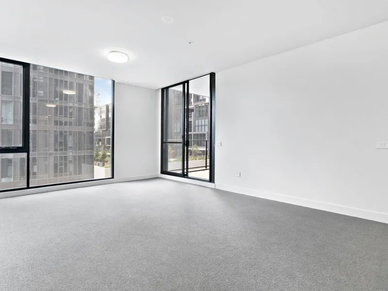 BRILLIANT ONE BEDROOM + STUDY NORTH-EAST FACING APARTMENT