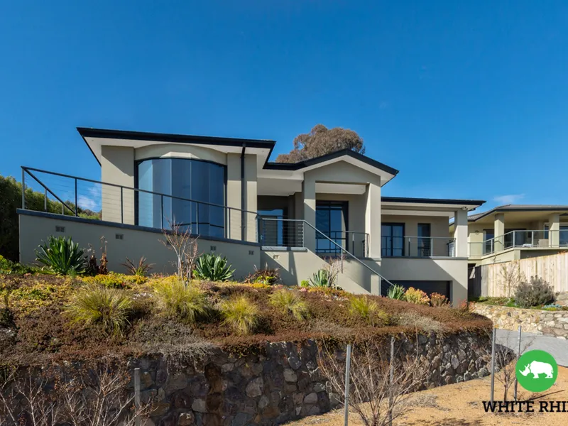 Expansive home with beautiful views!