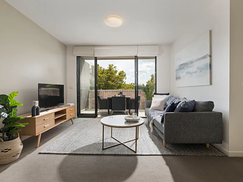 Stylish and Secluded with Westgarth Prestige!