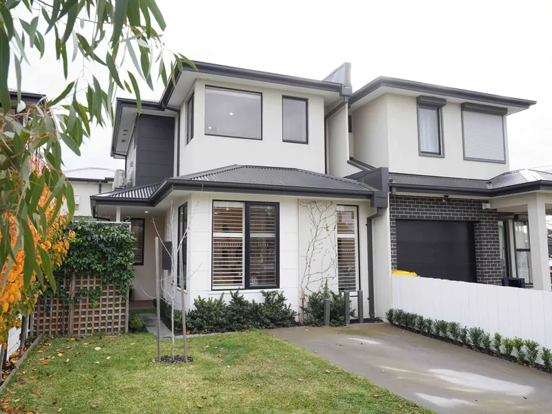 Stylish, contemporary living in a convenient locale