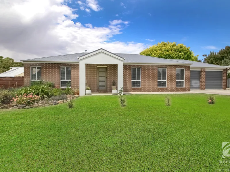 COUNTRY TOWN – FAMILY HOME