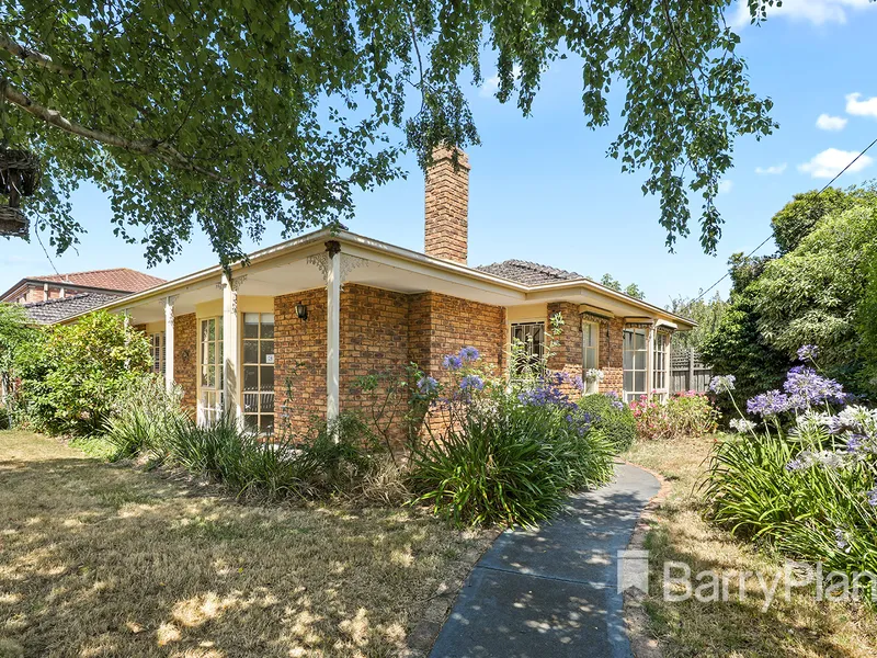 BEAUTIFUL HOME WITH APPEAL!