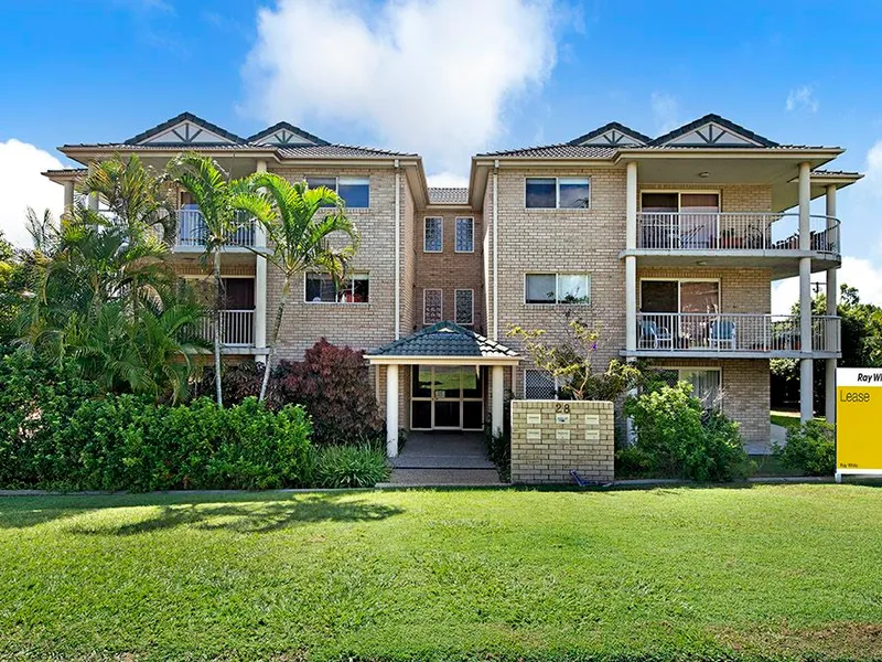 QUIET BUILDING - CLOSE TO EVERYTHING!