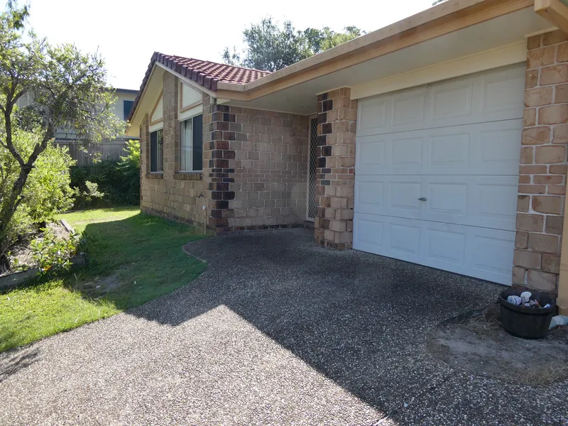 Beach at the end of the street! Labrador Duplex in a great location...