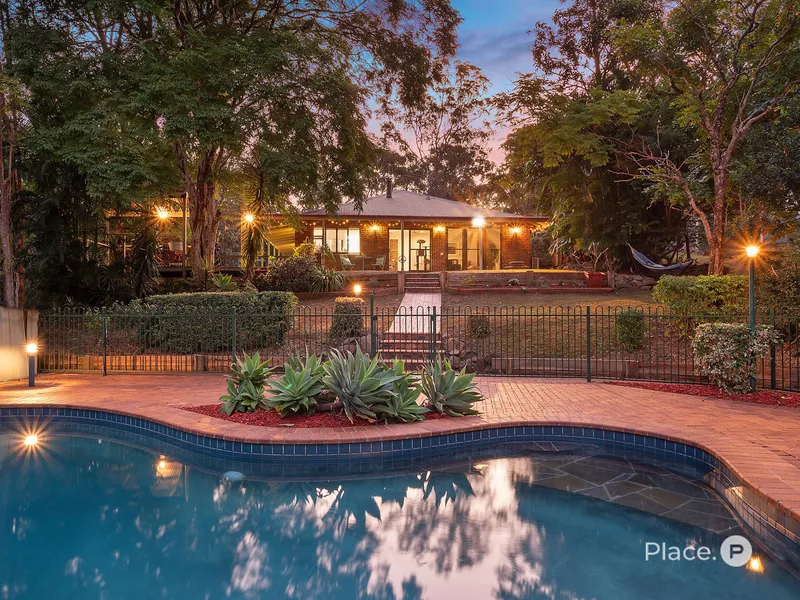 Secluded Serenity: Spacious Homestead-Style Retreat on 1.5 Acres in Mount Crosby