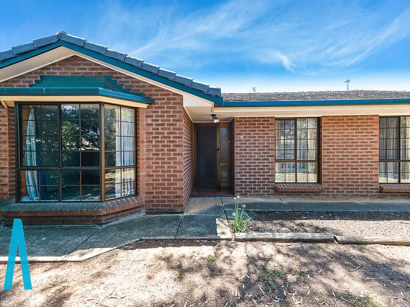 IMMACULATE AND SPACIOUS HOMETTE - MUST SEE