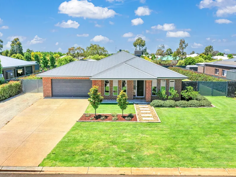 The Art of Living Fabulously in a Premier Location - Murray Banks Moama