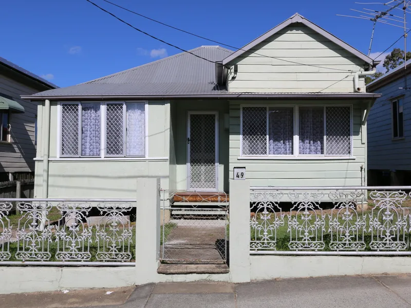 Home in the Heart of Woolloongabba!