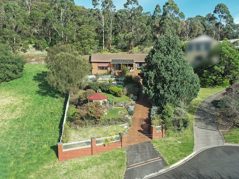 BREATHTAKING AND WELL- APPOINTED