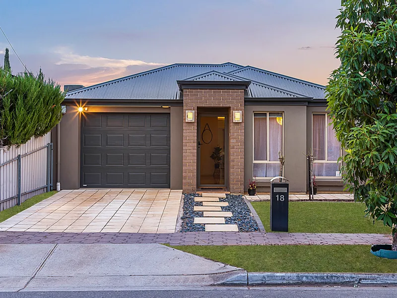 STYLISH & MODERN 3-BEDROOM HOME IN QUIET & CONVENIENT LOCATION