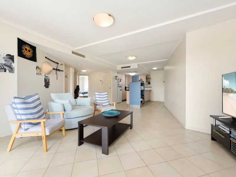 Outstanding value 2bed, 2 bath on CBD Fringe