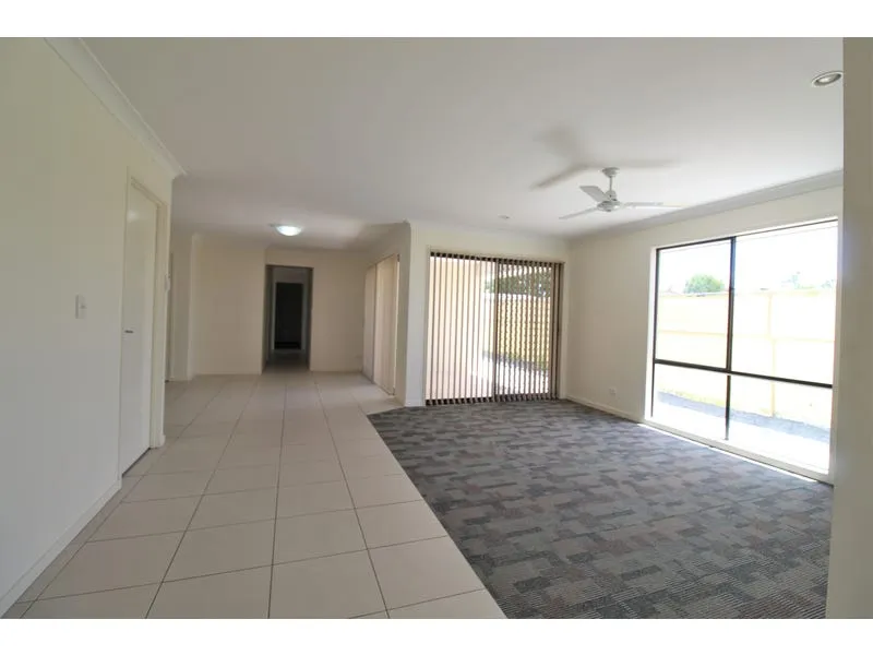 Newly Renovated 2 Bedroom Flat!