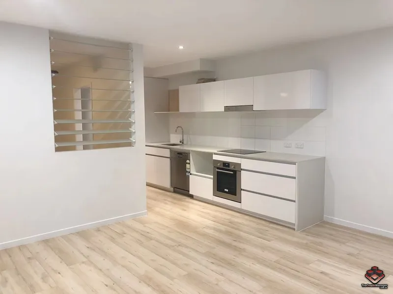 Spacious 1 bed + 1 study unfurnished