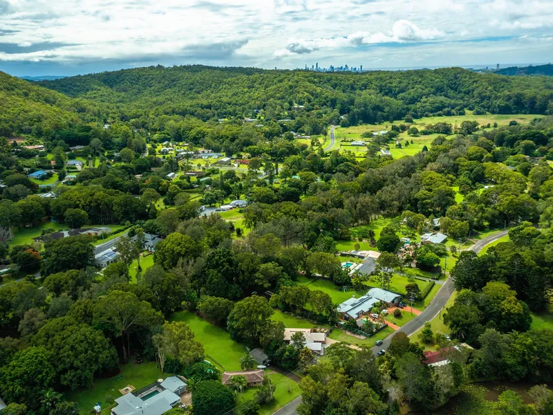 Native One-Acre Wonderland, Backing onto Tallebudgera Creek 
