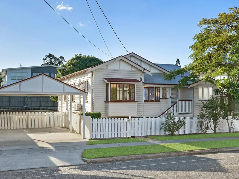 Charming Queenslander promising year-round entertaining