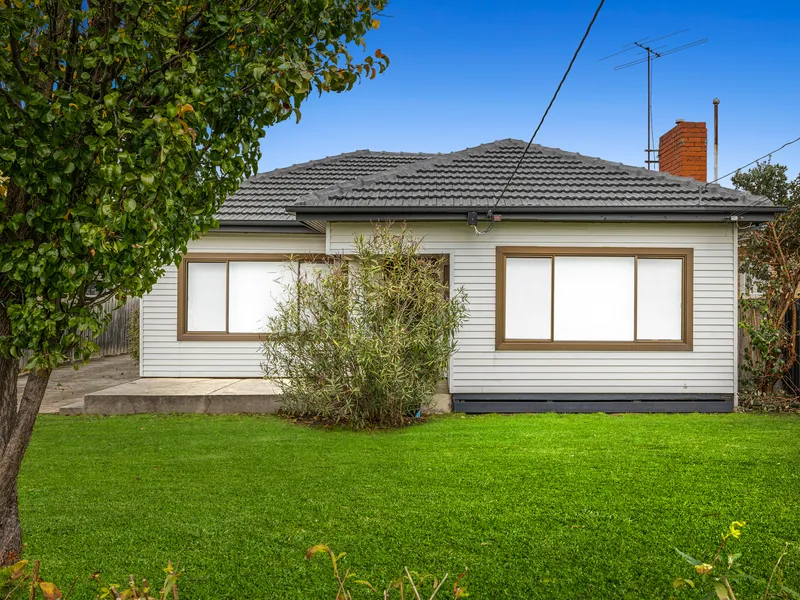 Prized Entry-level, Investor Or Downsizer Opportunity In An Ultra-convenient Locale