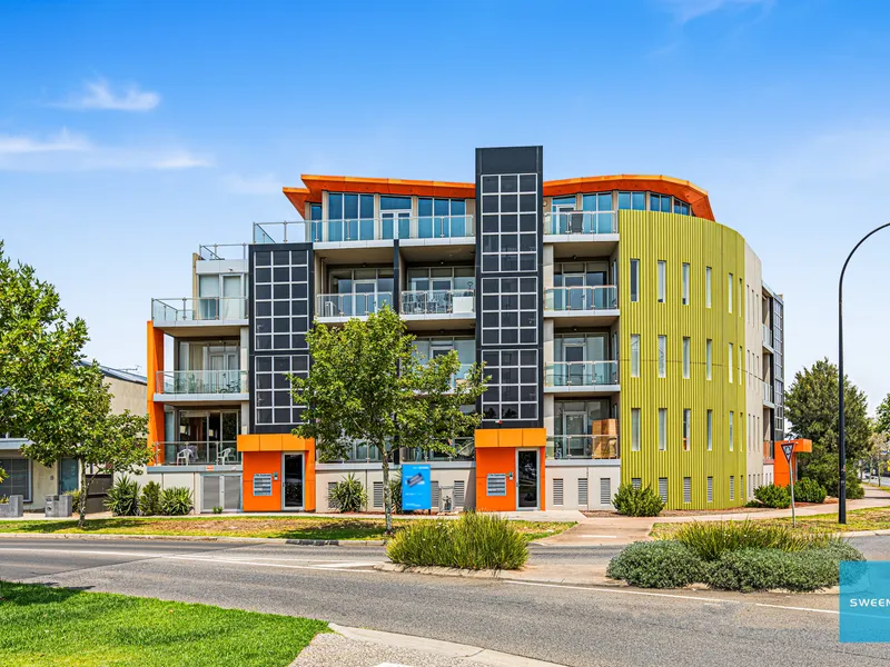 Sits opposite Lake Caroline and metres to Town Centre.