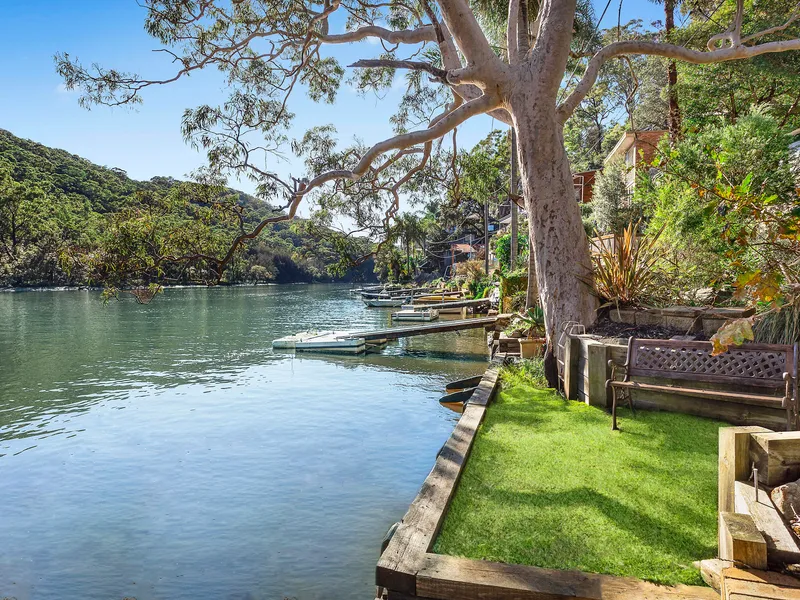 Hidden Gem (entry via walking track)