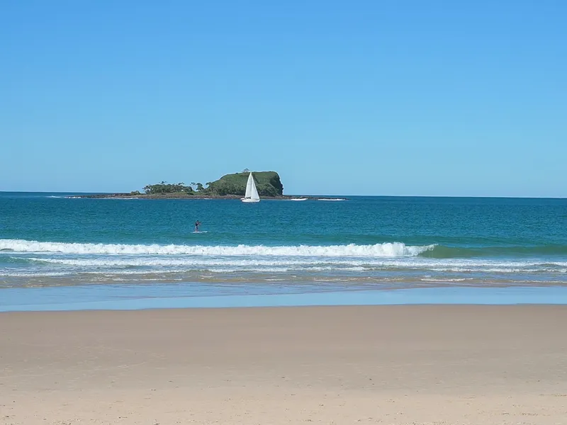 Beachside, Endless Summers, Sunshine + Live in Style!