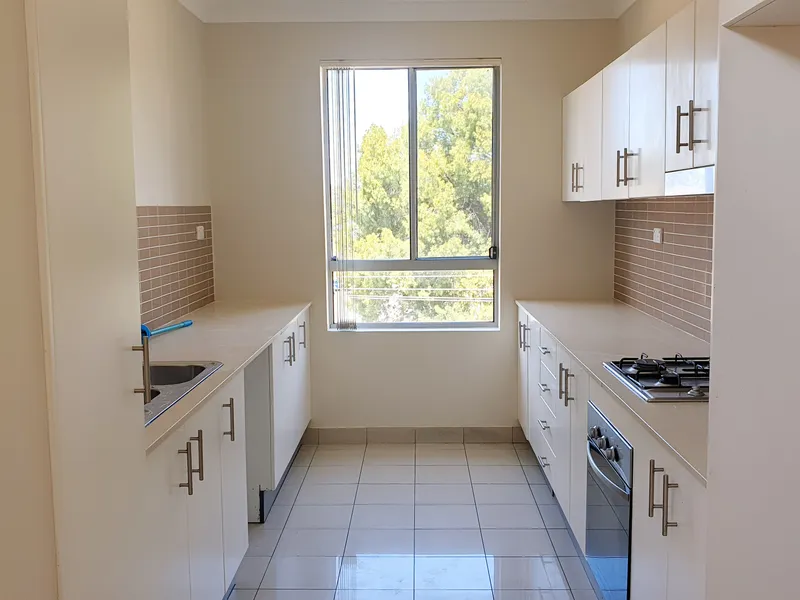 2 BEDROOM UNIT IN A QUIET LOCATION