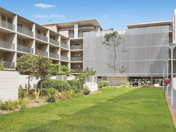 Top Floor Executive 2 Bedroom Apartment in the Heart of Marrickville