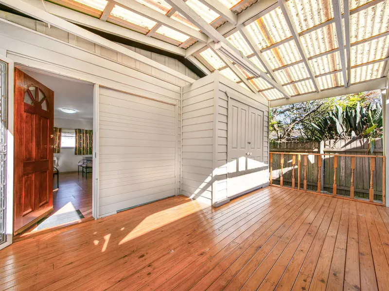 Stunning Free-Standing Granny Flat in Ideal Location