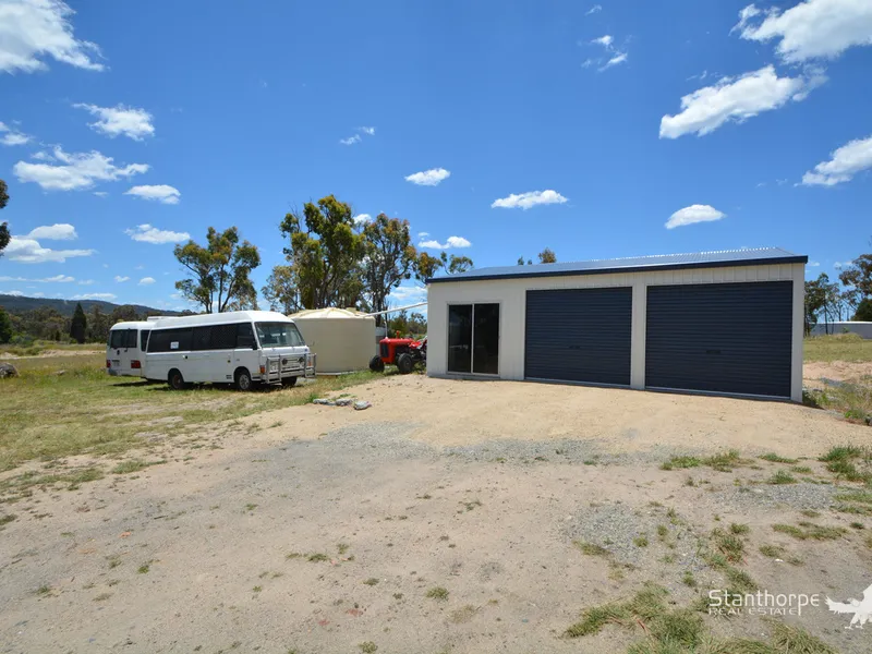 GLEN APLIN VIA STANTHORPE - 3,655M2 BLOCK WITH VIEWS, MAINS POWER, 9M X 8M GARAGE