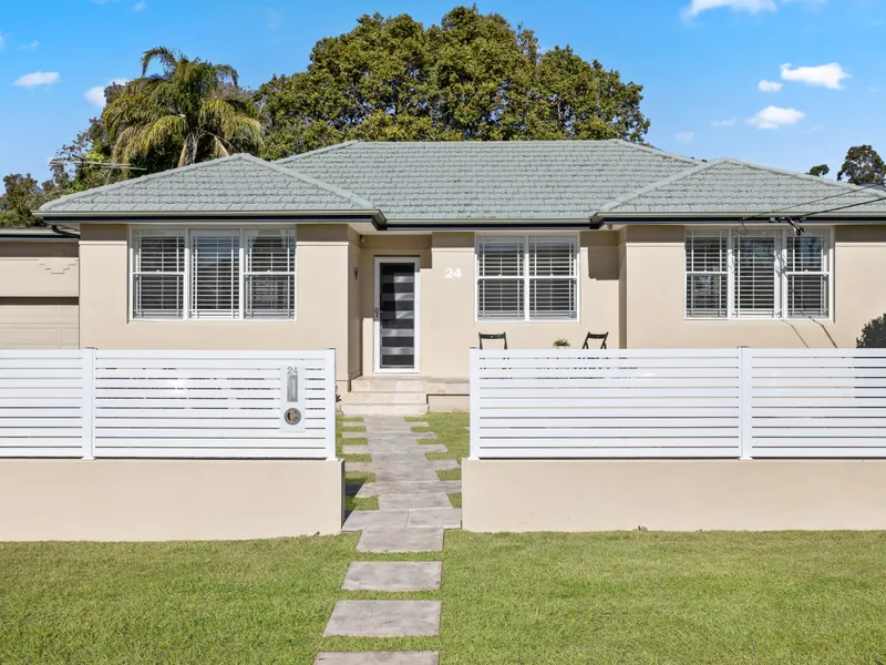 Immaculate Single Level Living Residence
