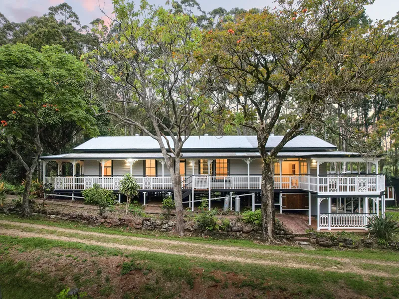 Secluded Luxury: A Sprawling 27-Acre Hinterland Escape with Charm and Picturesque Landscapes