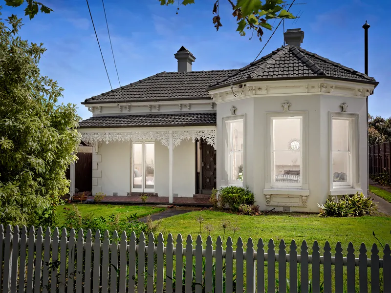 An irresistible Victorian in an illustrious pocket