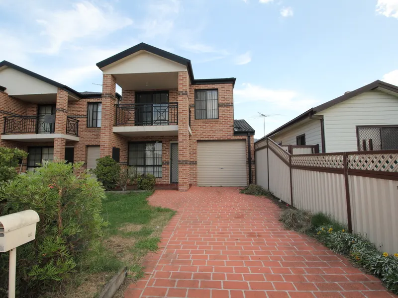 WALK TO CANLEY HEIGHTS CBD