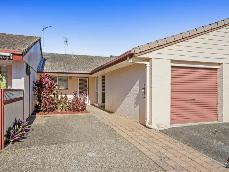 Vacant, great value villa in central location