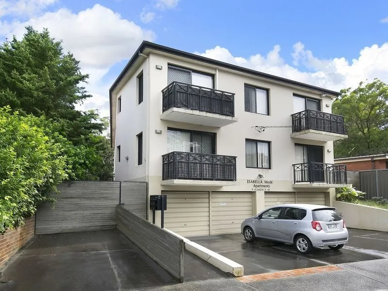 Large 2 BR with LUG