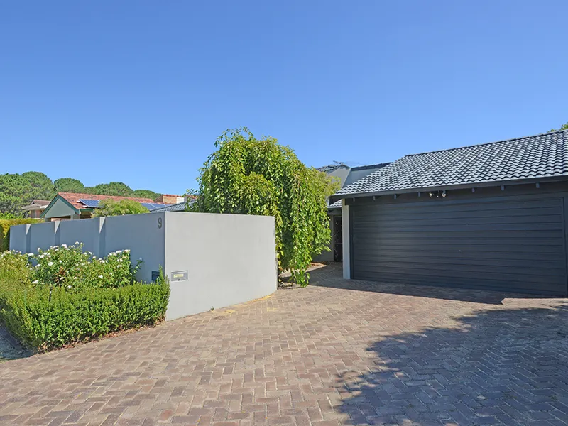 SPACIOUS FAMILY STYLE HOME IN CUL-DE-SAC WITH POOL