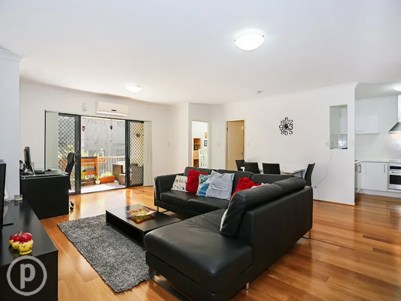 Pet friendly, Huge apartment, Updated Kitchen!