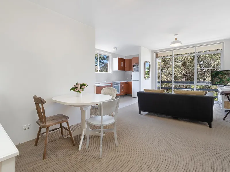 One Bedroom Apartment with Pittwater Views